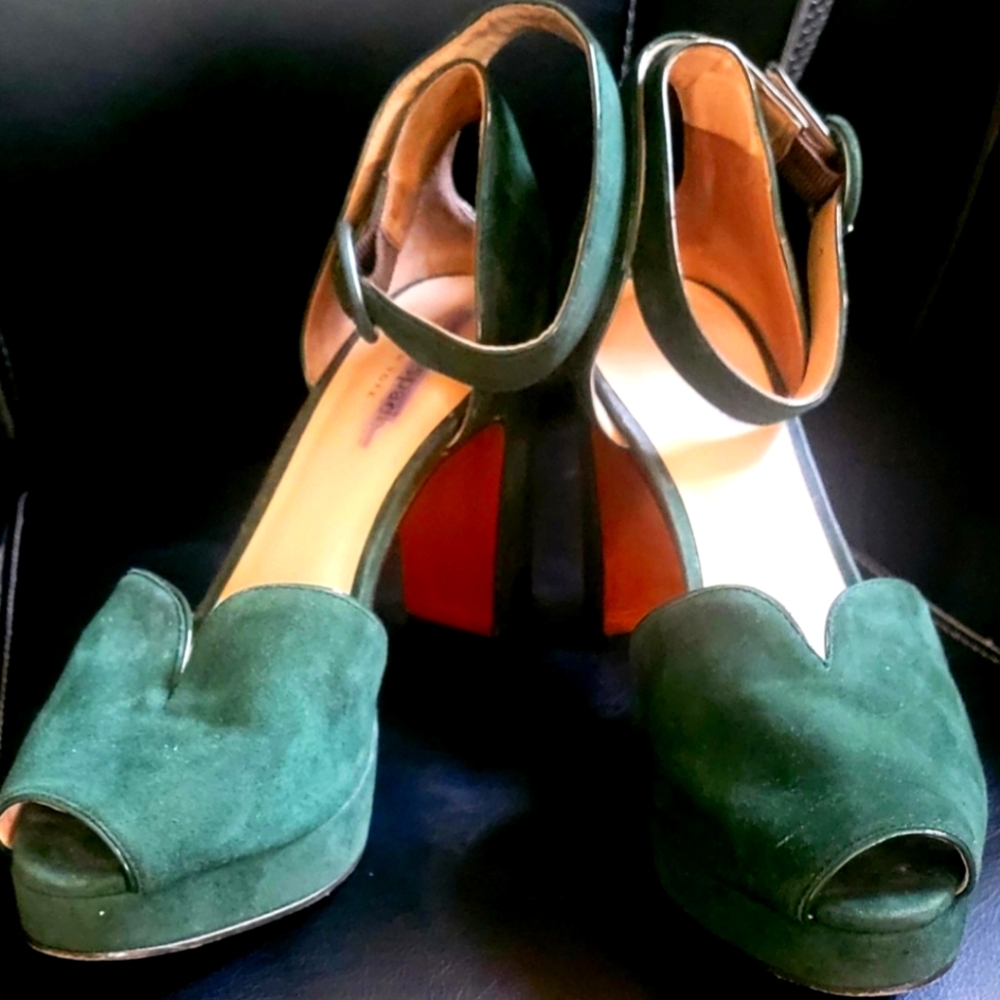 KATE SPADE Perry Platform Pumps In Evergreen! Comfortable and Feminine..